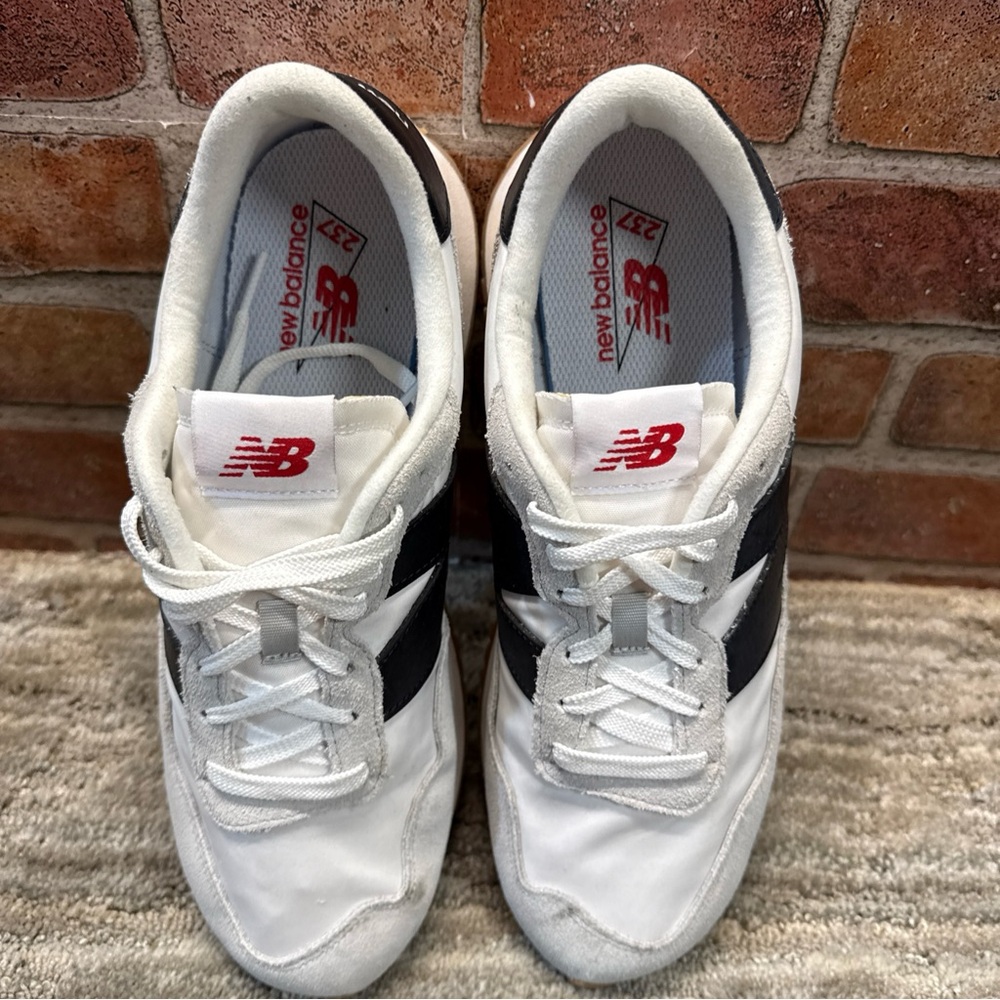 New Balance 327  White and Black Sneakers men’s Sz 11 D - Picture 10 of 12